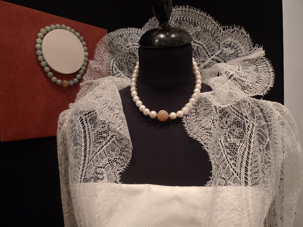 14-P1100794-anna-tabakhova-bijoux-paris-wedding-exhibiton-pearl-necklace-moonstone