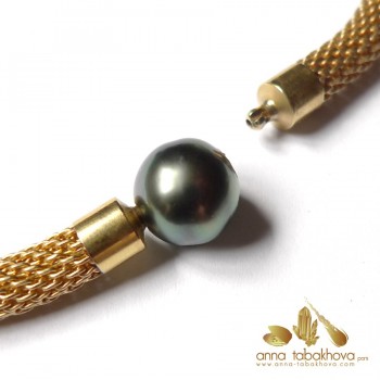 BLACK Tahiti pearl Clasp with a mesh necklace (sold separatly)