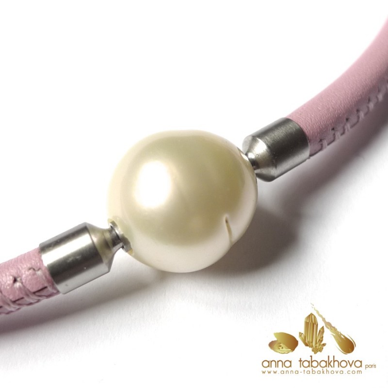 15 mm CREAMY GOLD Pearl Clasp matched with a pink stitched leather necklace (sold separatly)