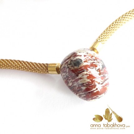 Brecciated jasper Clasp with a gold plated steel mesh necklace (sold separatly).
