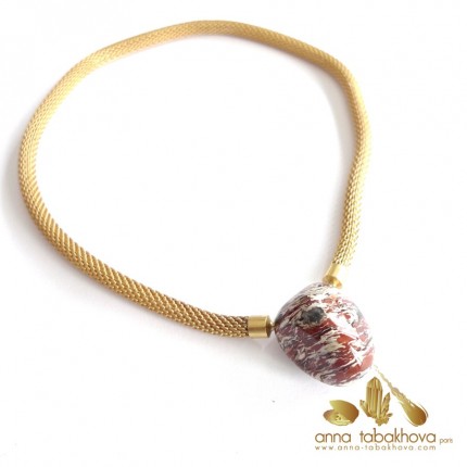 Brecciated jasper Clasp with a gold plated steel mesh necklace (sold separatly).