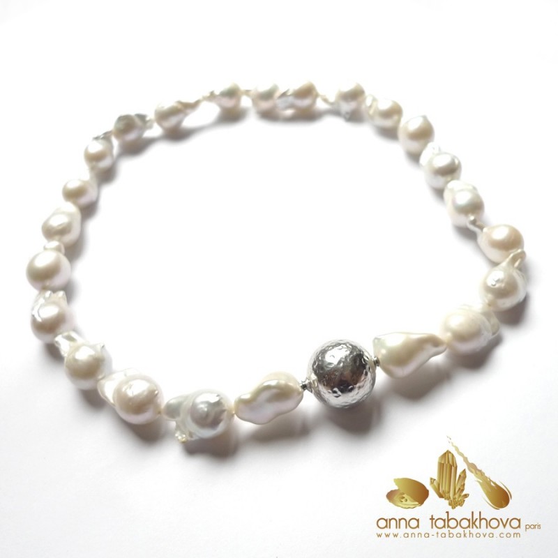 Flameball white pearl interchangeable necklace with a hammered silverl clasp (sold separatly) .