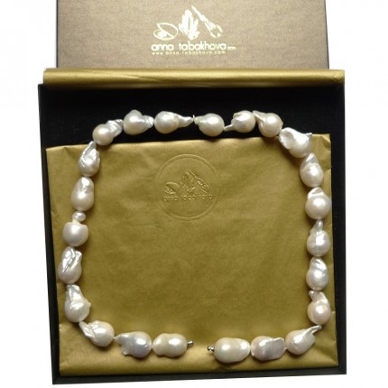 Flameball white pearl interchangeable necklace as you will get it .
