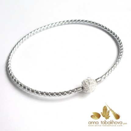 16 mm Wired silver Interchangeable Clasp on a silver braided leather necklace (sold separatly) .