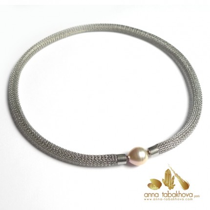 6 mm Steel Mesh Necklace matched with a pink pearl clasp (sold separatly) .